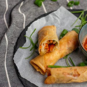 Spring Roll (Veg / Chicken)